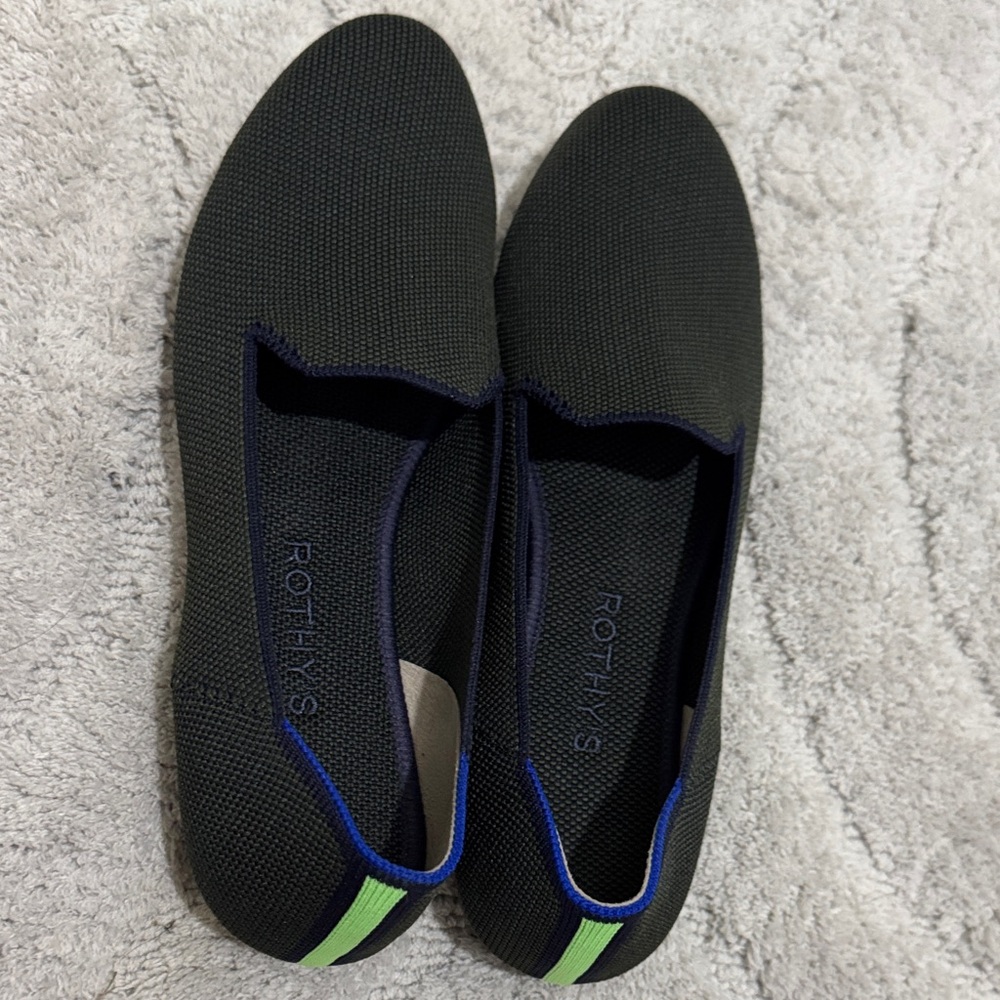 Rothy's Green And Black Slip-On Flats with Green Accent